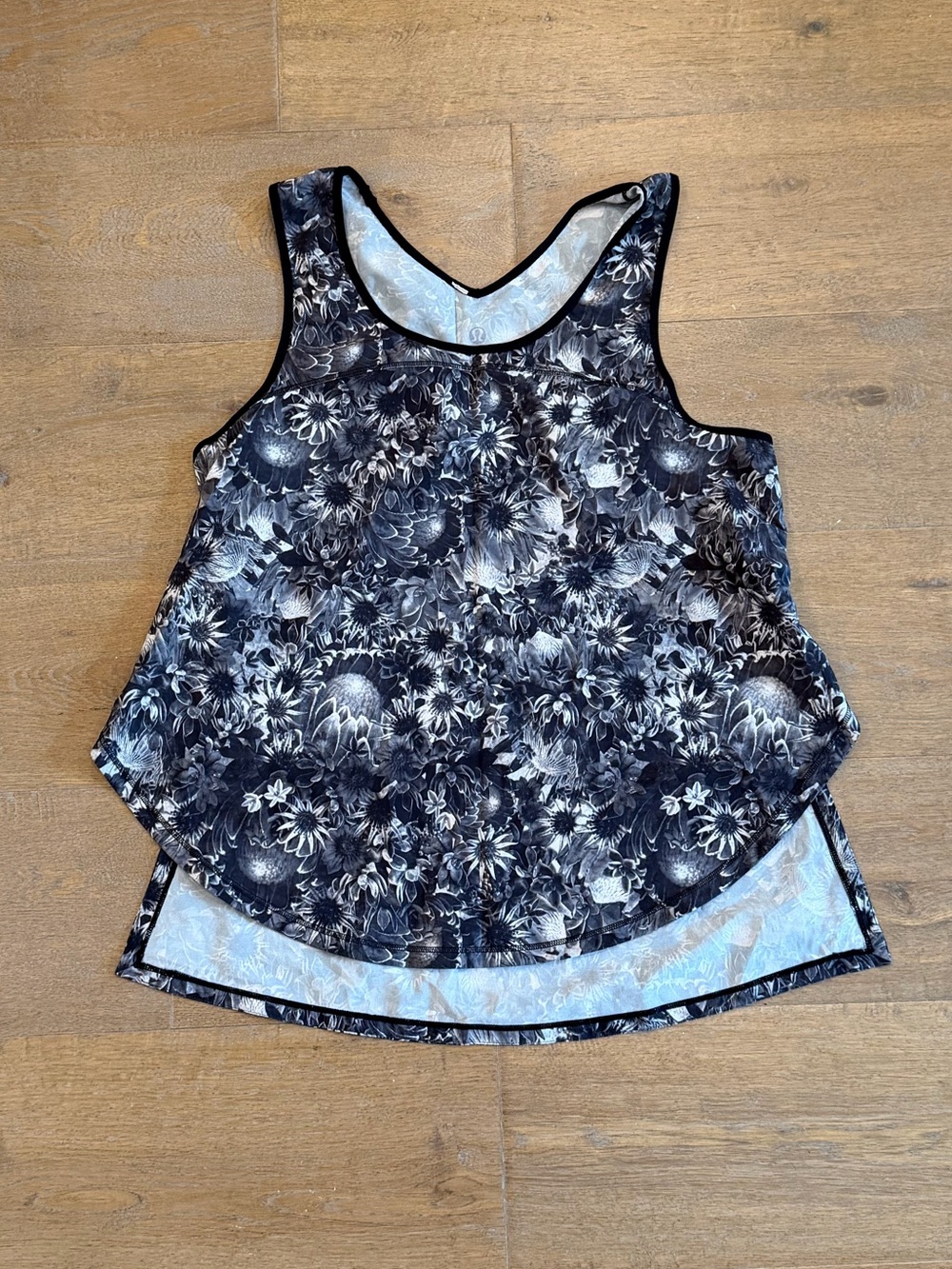 Lululemon - Floral Black & White Sleeveless Run Tank - S